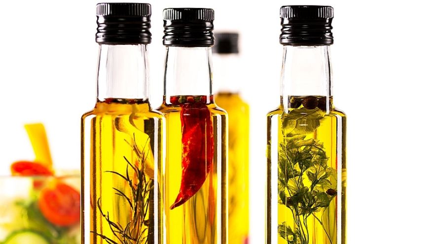 Oliwa z oliwek Smak zdrowiA - Prozdrowotne właściwości olejów spożywczych - hit czy mit? 