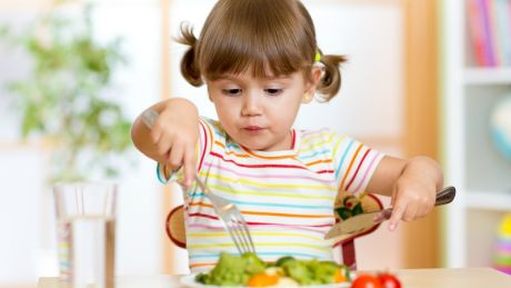 Jak wybierać bezpieczną żywność dla dzieci