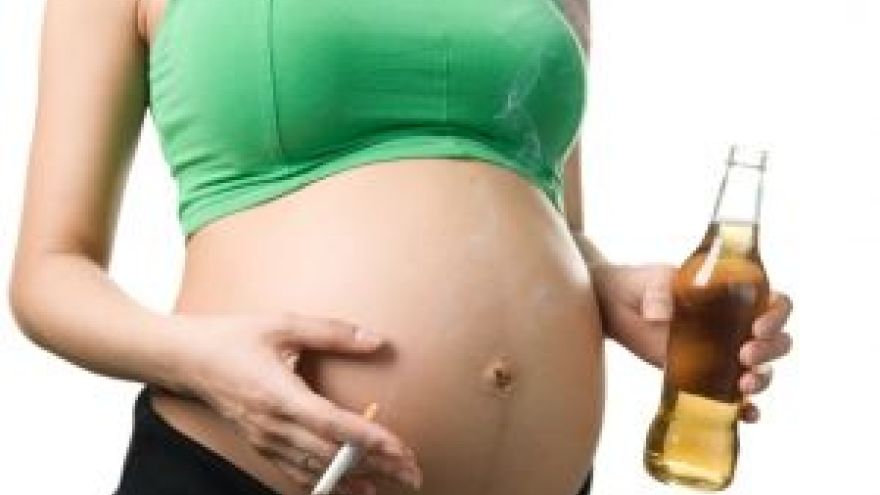 Zdrowa ciążą Lekarze częściej informują o skutkach picia w ciąży