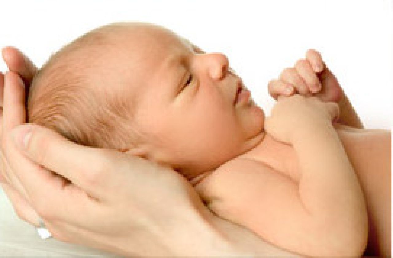 Obniżone napięcie mięśni u  niemowlaków. Co oznacza?
