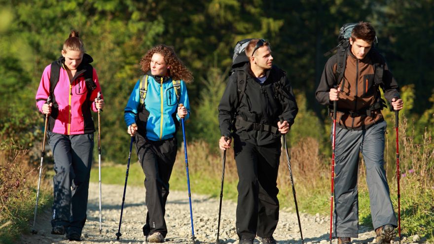 Schorzenia kręgosłupa Dolegliwości kręgosłupa? Nordic Walking pomoże