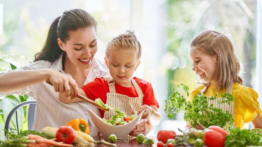 Dzieci Jak kształtować u dzieci zdrowe nawyki żywieniowe?