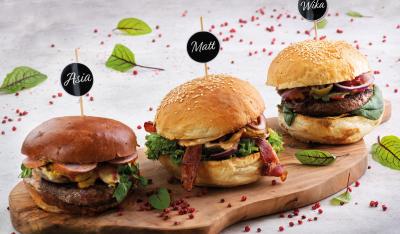 Przepis na domowe hamburgery w 3 wersjach