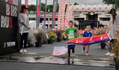 Triathlon dla każdego? Jaki ma wpływ triathlon na dzieci