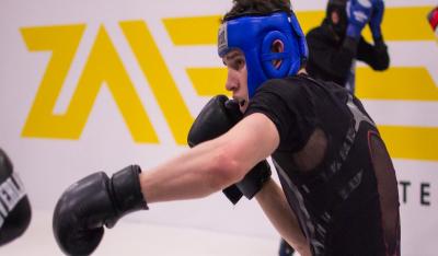 Jak zacząć przygodę z MMA - poradnik dla początkujących