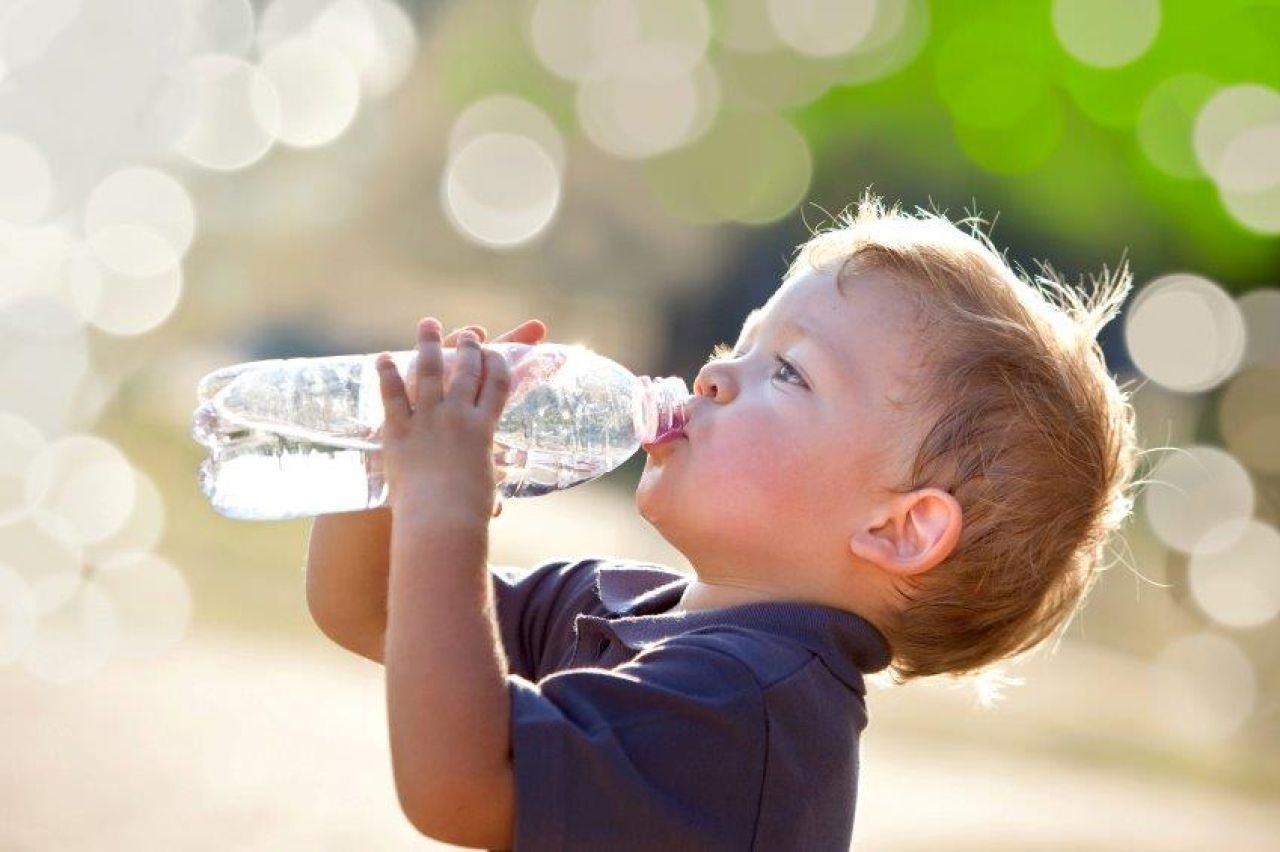 Polskie dzieci piją za mało wody!