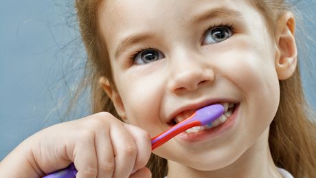 Zdrowe zęby dziecka - co powinno jeść w szkole?