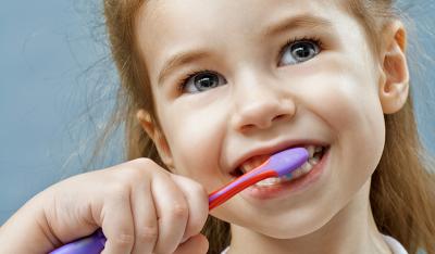 Zdrowe zęby dziecka - co powinno jeść w szkole?