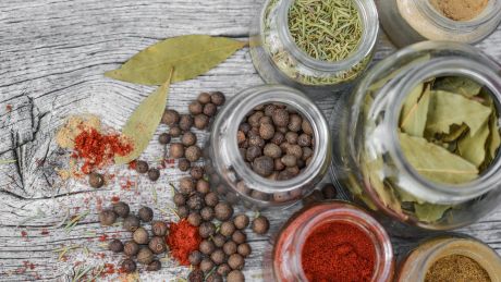Domowa apteczka – przyprawy i nasiona, które warto wprowadzić do diety 