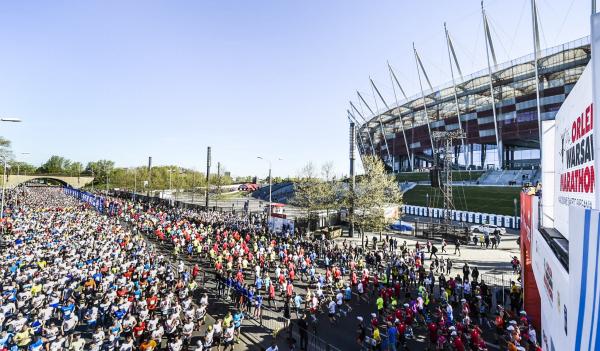 Tysiące miłośników sportu na starcie Orlen Warsaw Maraton