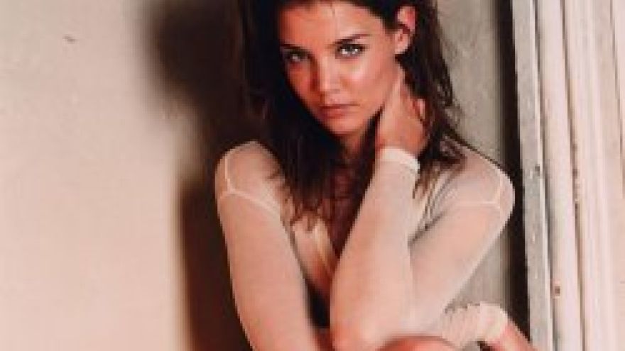 ćwiczenia jogi Katie Holmes na jodze