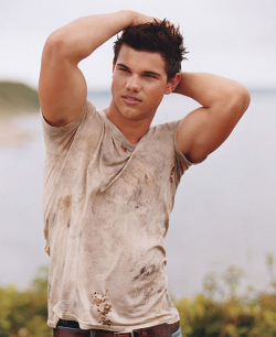 1Taylor-Lautner-Teen-Vogue-02