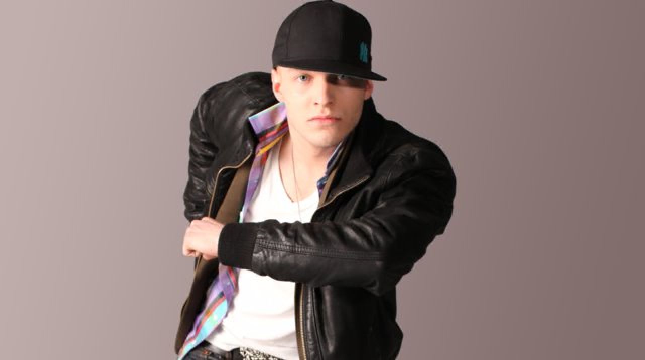 Adam wraca do programu!