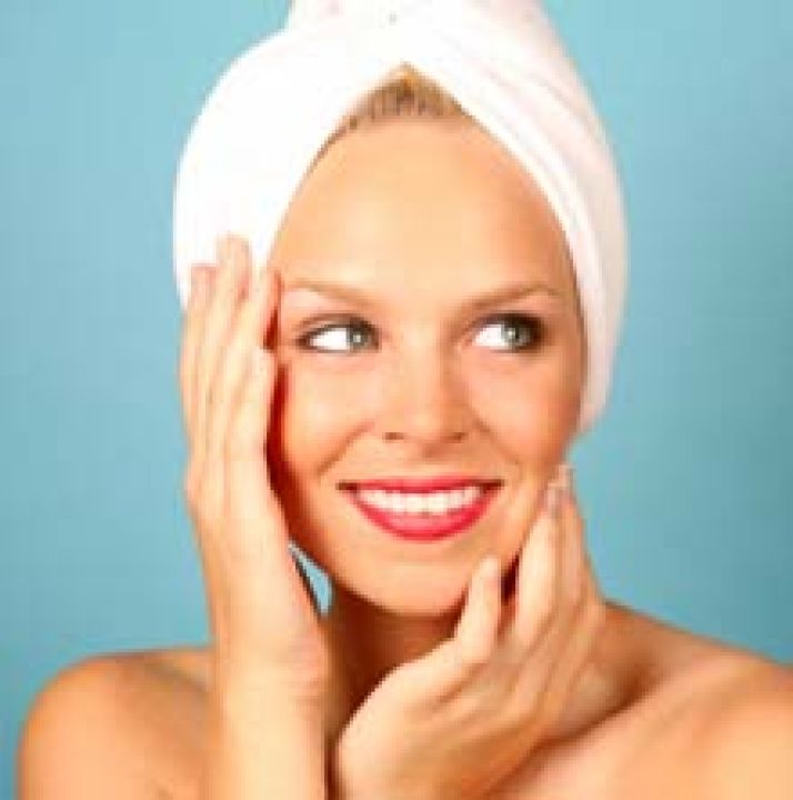 Jak przygotować skórę twarzy i pleców do lata?