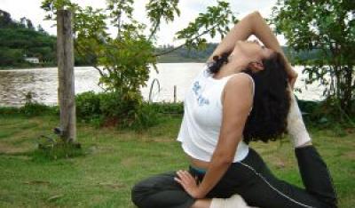 Joga detox, czyli sposób na harmonijne oczyszczanie
