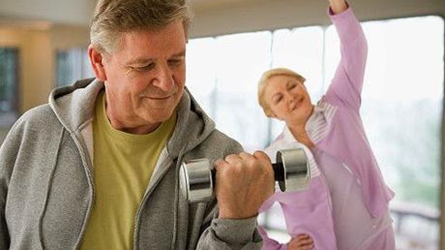 Sport to zdrowie Aktywność fizyczna pomaga spowalniać  procesy starzenia