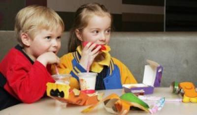 Koniec zabawek w fast foodach