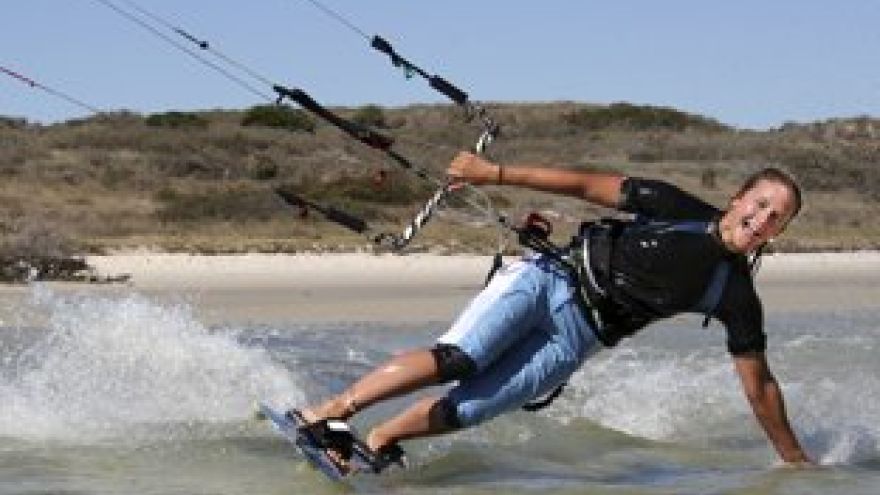 Sporty wodne Jak się ubrać na surfing?