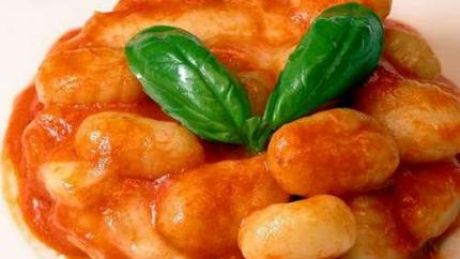 Gnocchi z pomidorami, bazylią i mozzarellą