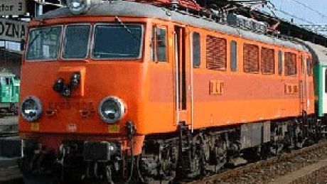 Senior ze zniżką w pociągu