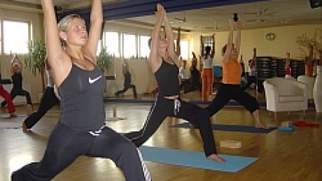 Joga w klubach fitness