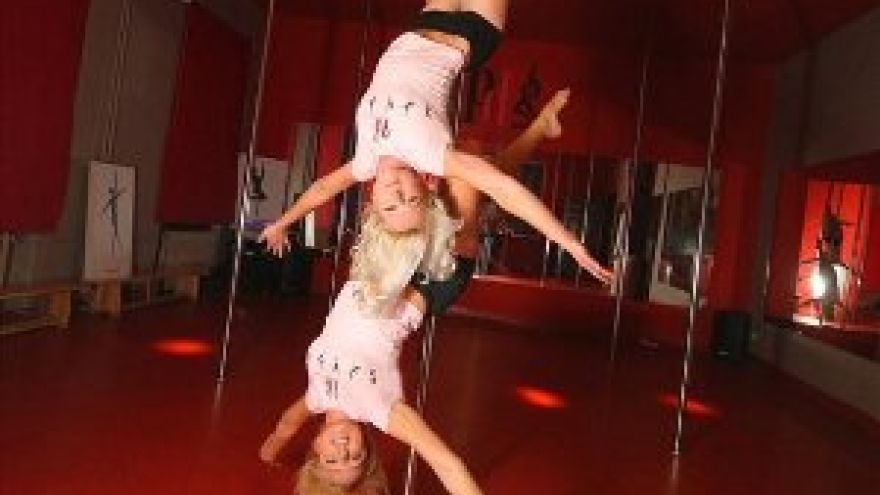 Taniec na rurze Pole dance - coś więcej niż taniec