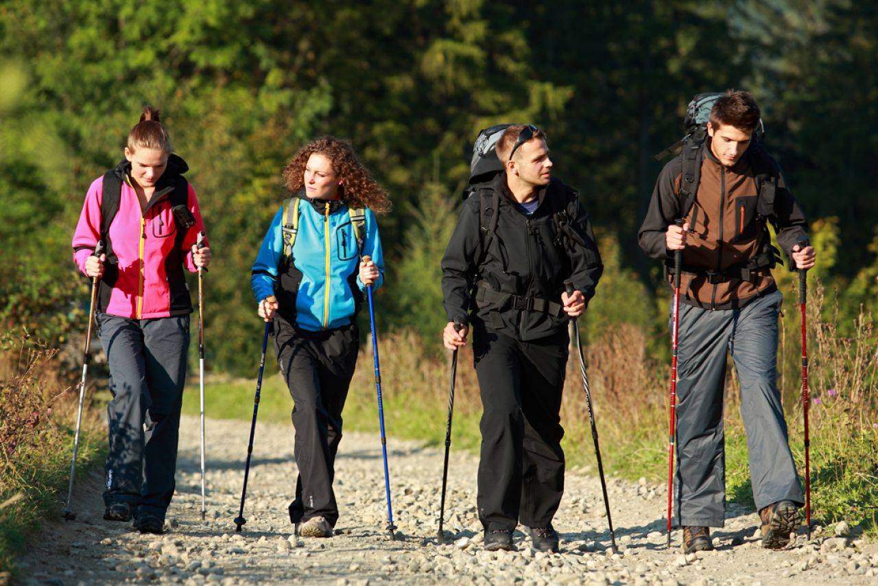 Dolegliwości kręgosłupa? Nordic Walking pomoże