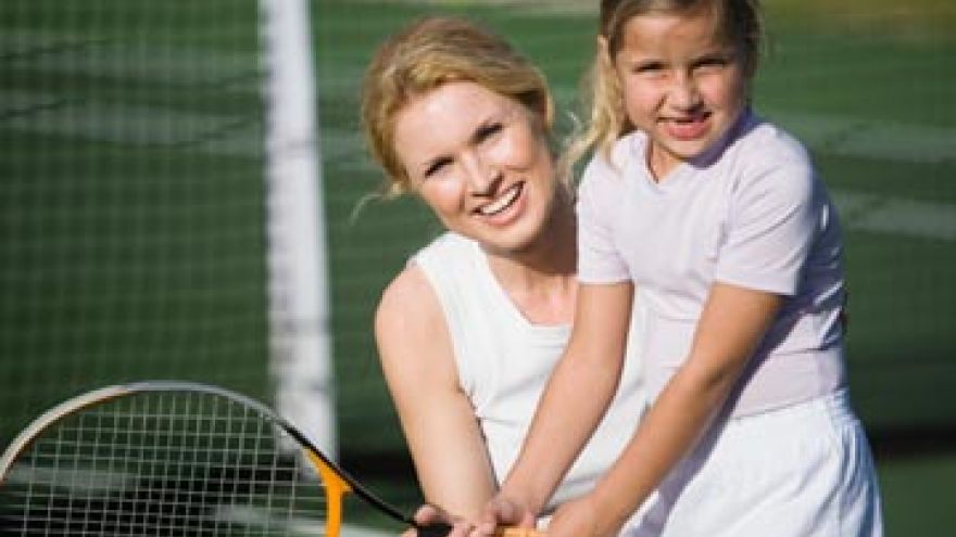 Tenis &#8211; kiedy uczyć dziecko grać?