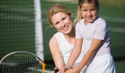 Tenis – kiedy uczyć dziecko grać?