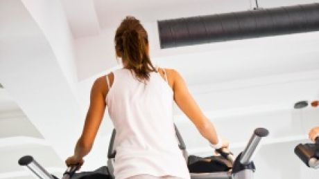 Ćwiczysz i... mniej jesz?