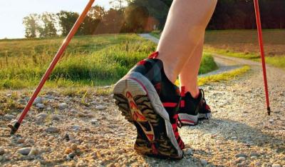 Grażyna Wolszczak uprawia nordic walking