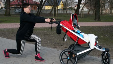 Ćwiczenia po ciąży dla mam - trening z wózkiem