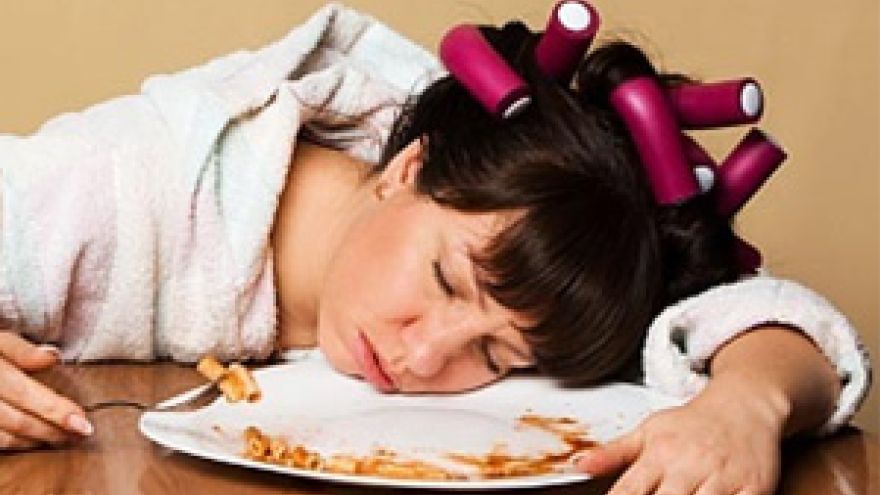 Zmęczenie Dlaczego po obfitym posiłku czujemy zmęczenie?