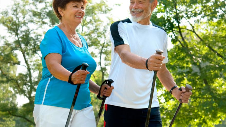 Nordic Walking Nordic Walking - idealny sport dla seniorów