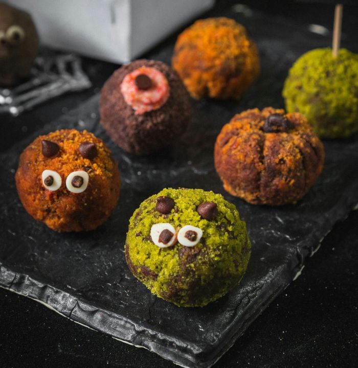 Spróbuj daktylowych kulek mocy lub bananowych muffinek z kaszką jaglaną