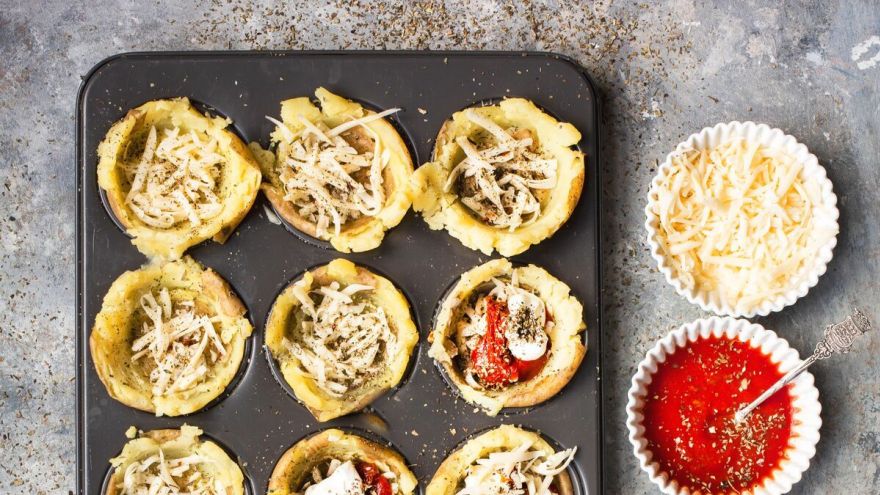 Zdrowe przepisy Ziemniaczane muffinki z suszonymi pomidorami i szynką 