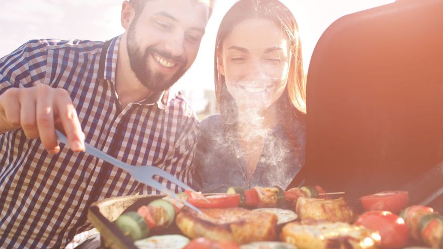 Zdrowie Jak nie czuć się źle po majówkowym grillowaniu?