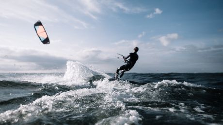 Ile czasu potrzeba żeby nauczyć się kitesurfingu?