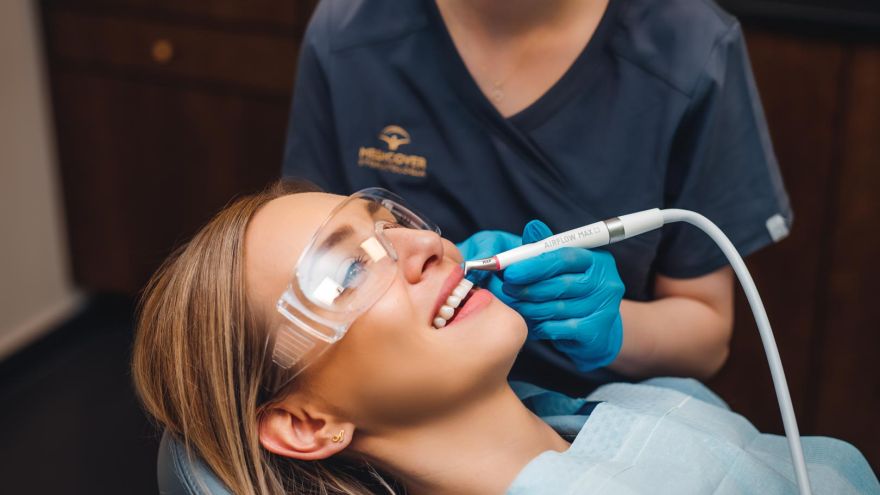 Porady Zabieg, który może obniżyć ryzyko Alzheimera, raka i zawału? Wykonasz go u dentysty