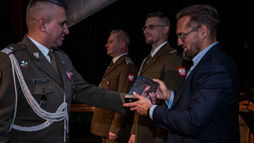 Fit biz Runmageddon wyróżniony na obchodach 30-lecia 1. Warszawskiej Brygady Pancernej