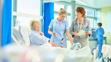 Jedna trzecia pacjentów w momencie przyjęcia do szpitala jest niedożywiona. Stan ten pogłębia się u kolejnych 20-30% podczas hospitalizacji - konsekwencje i rokowania.
