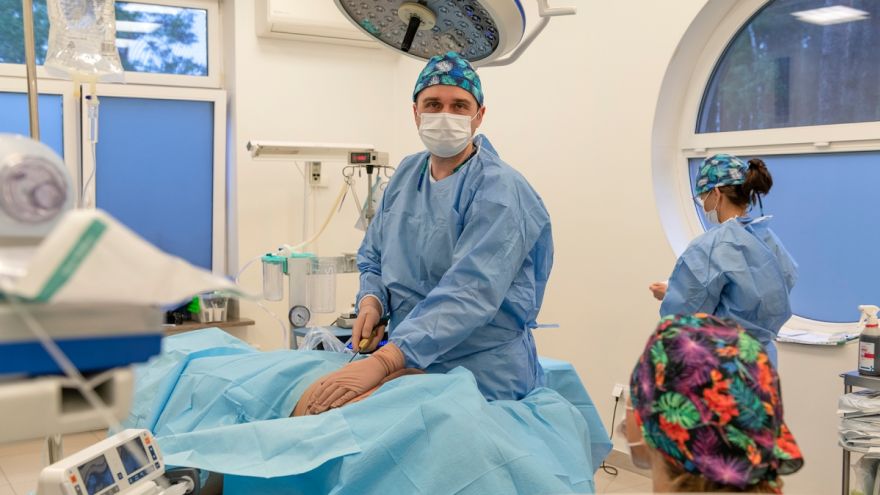 Medycyna estetyczna Liposukcja – skuteczna metoda na oporny tłuszczyk