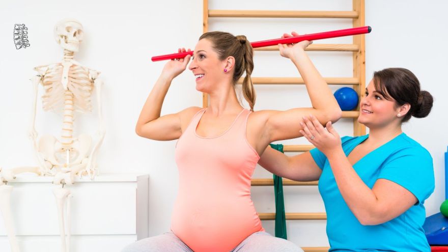 Ciąża Fizjoterapia po ciąży? Dlaczego warto udać się do fizjoterapeuty po porodzie?