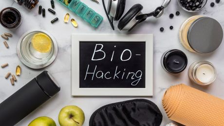 Biohacking dla początkujących – jak podnieść energię bez kawy?