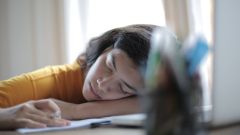 Aktualności 12 maja – Dzień Syndromu Chronicznego Zmęczenia
