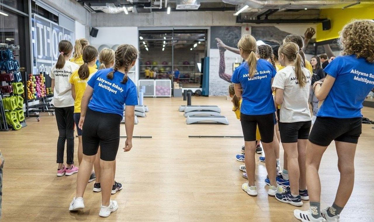 Jak dziecięce doświadczenia sportowe kształtują nasze nawyki treningowe