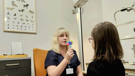 Krótkowzroczność u dzieci - jak skutecznie zatrzymać jej rozwój