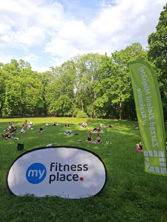 My Fitness Place zaprasza na darmowe treningi w krakowskich parkach – ruszyła letnia edycja plenerowych zajęć!