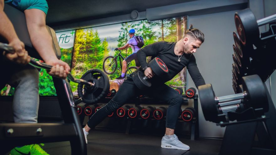 Fit biz Technologia przyszłości dociera do polskich wiosek. Jak AI zmienia oblicze fitnessу w małych miejscowościach?
