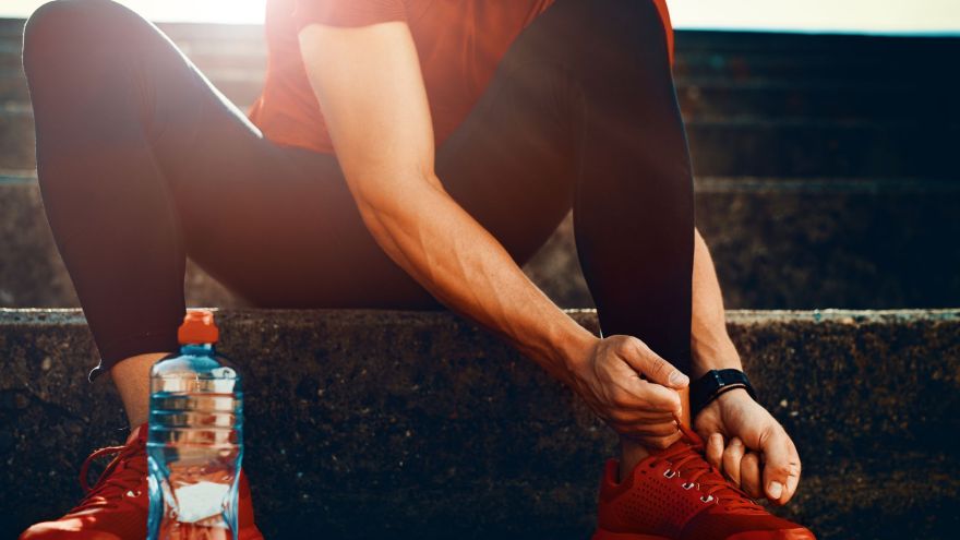 Aktualności Aktywność fizyczna wspiera sukces zawodowy. Polacy potwierdzają: sport dodaje energii i redukuje stres w pracy